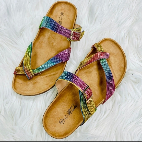 โผ๏ธCLEARANCE PRICE FIRMโผ๏ธHP๐๐Multi Colored Rhinestoned Sandals๐ - Picture 4 of 5